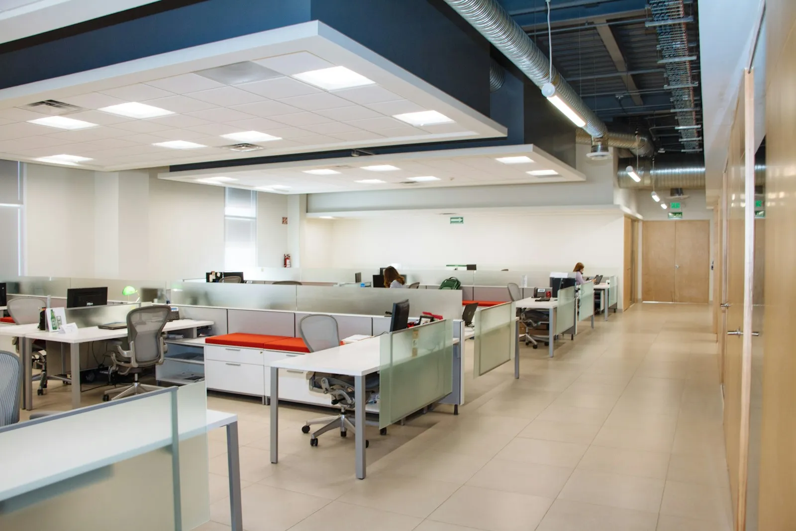Clean office space after professional cleaning services by Spring Cleaning Company in St. Louis, Missouri